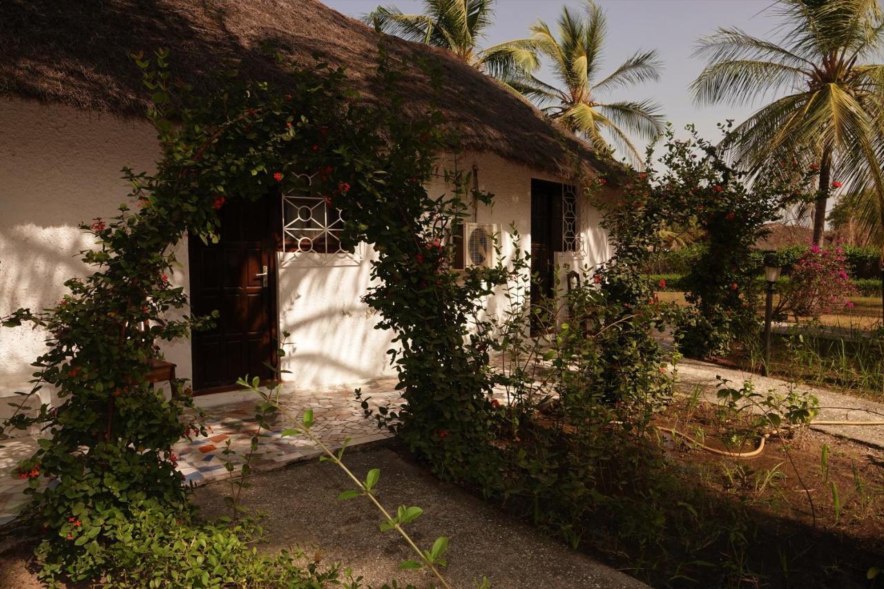 Hôtel Katakalousse Yembakana Bagian luar foto